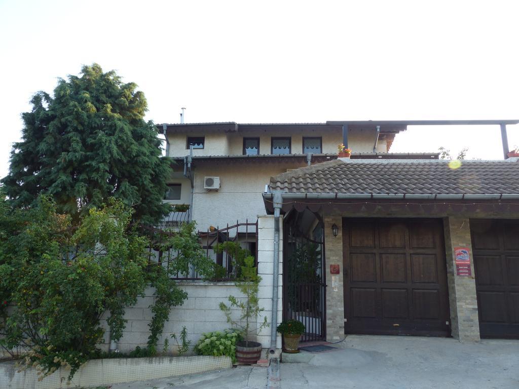 Guest House Delphini Varna Exterior foto